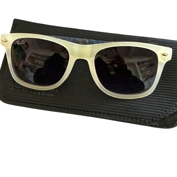 Ray Ban Original Wayfarer Frosted White Graffiti Sunglasses With Case
